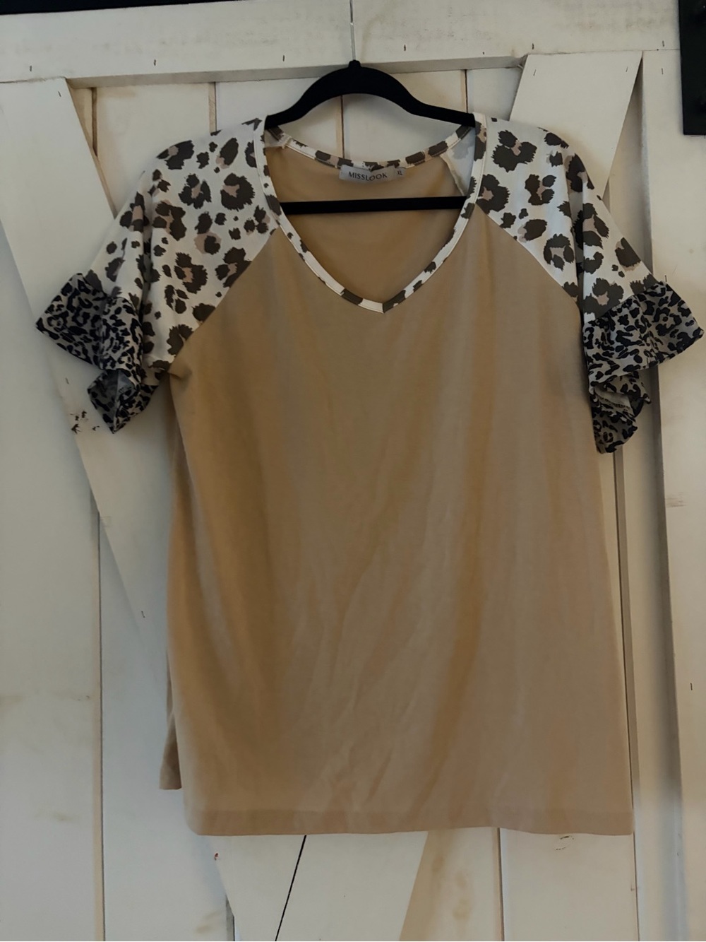 MISSLOOK Tan V-Neck Top with Leopard Print Short Ruffle Sleeves